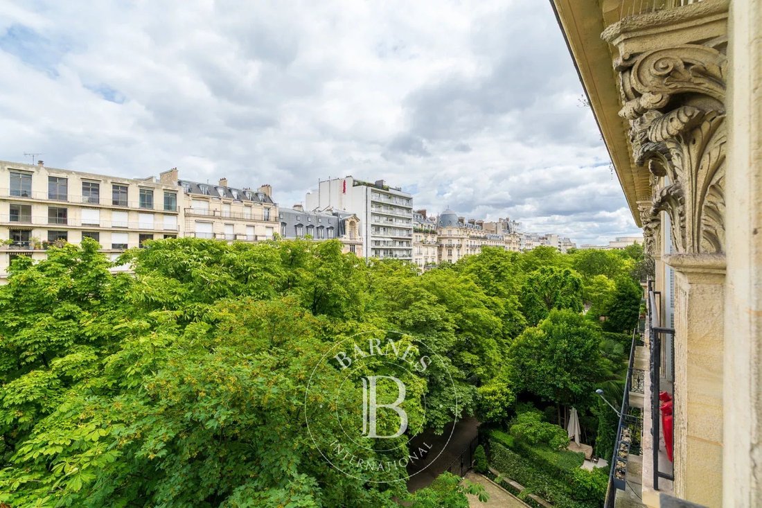 Apartment in Porte Dauphine, Paris 16e Arrondissement, Paris 1 - 17646983