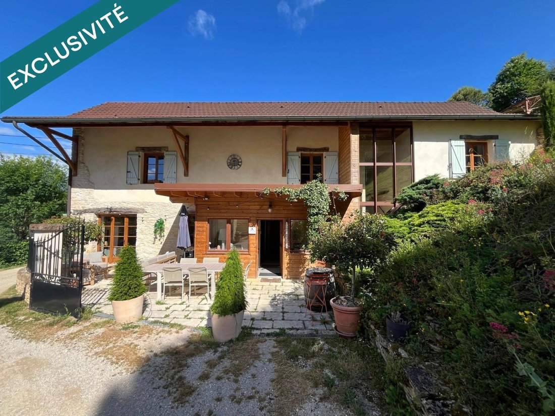 House in Siccieu-Saint-Julien-et-Carisieu, Auvergne-Rhône-Alpes, France 1 - 18187955