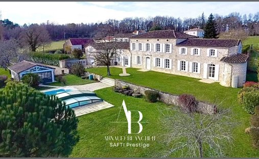 Casa a Saint Ausone-Saint Martin-Saint Gelais, Angoulême, Francia 1