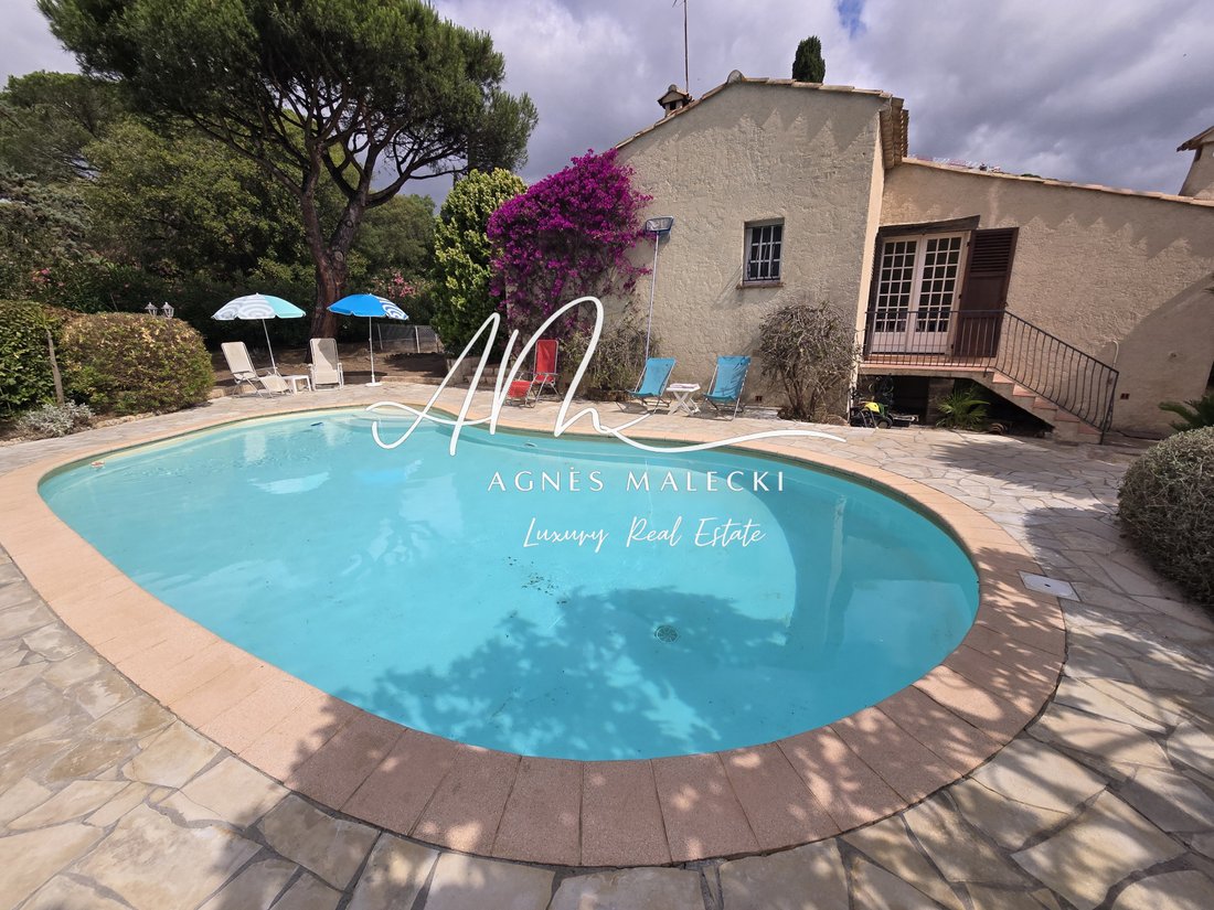 Villa in La Croix-Valmer, Provence-Alpes-Côte d'Azur, France 2 - 18186997