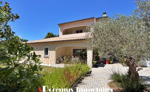 House in Bouliac, Nouvelle-Aquitaine, France 1