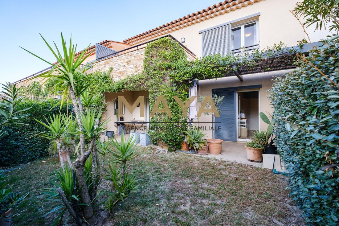 Villa in Le Plan-de-la-Tour, Provence-Alpes-Côte d'Azur, France 1 - 18187211