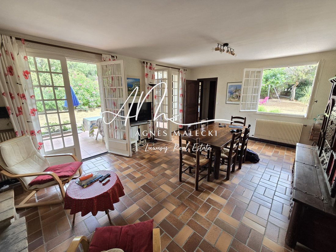 Villa in La Croix-Valmer, Provence-Alpes-Côte d'Azur, France 4 - 18186997