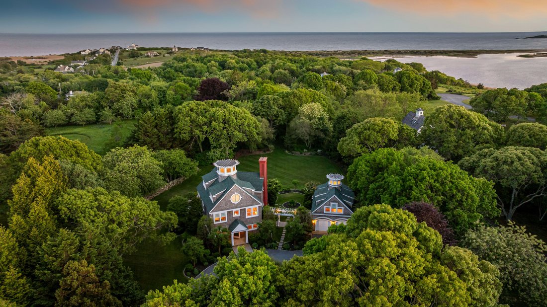 Westport, Massachusetts, United States 2 - 18187187