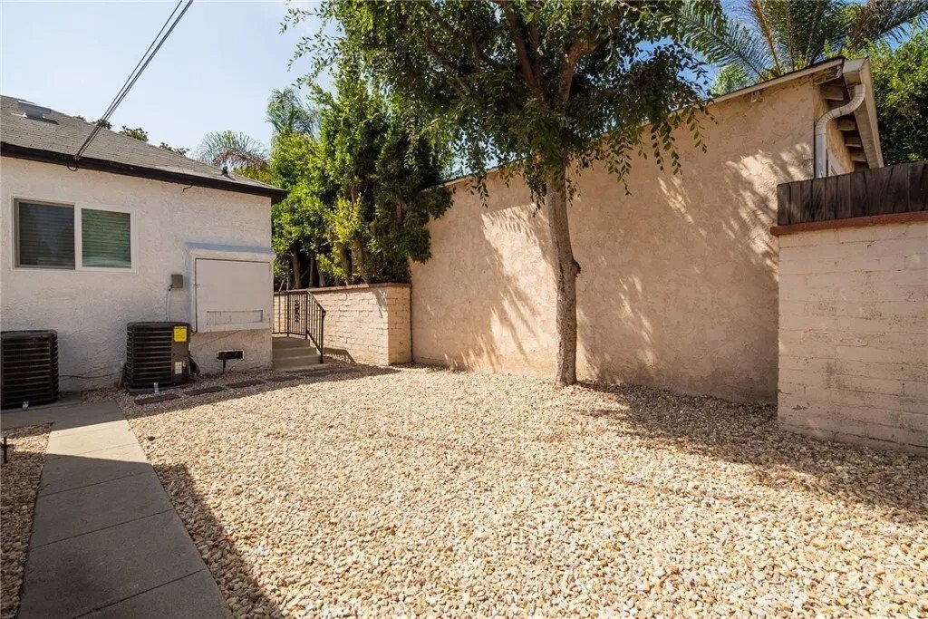 Los Angeles, California, United States 4 - 18186831