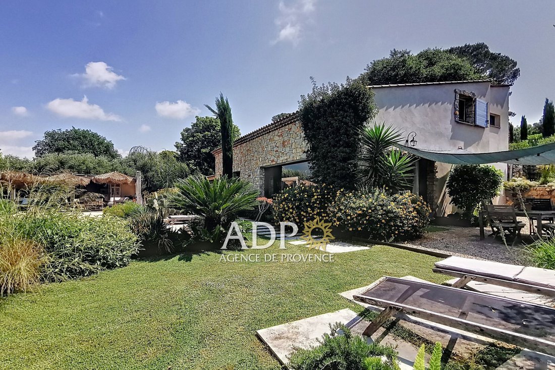 Villa in Grasse, Provence-Alpes-Côte d'Azur, France 3 - 15906425