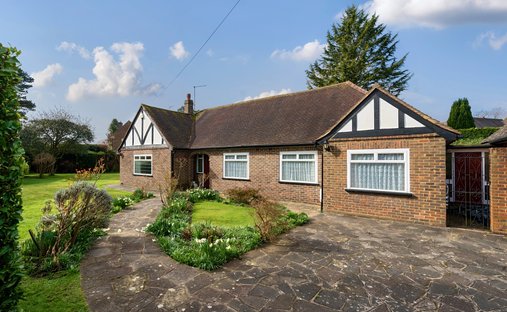 Bungalow in Warlingham, England 1