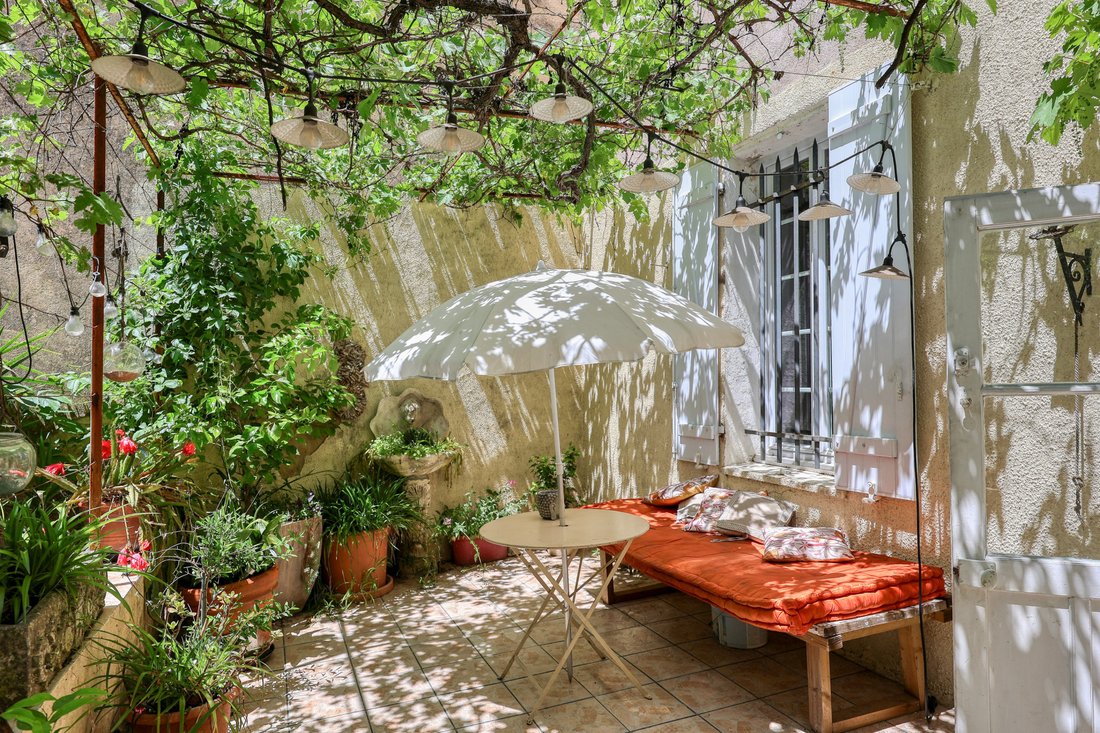Villa in La Cadiere-d'Azur, Provence-Alpes-Côte d'Azur, France 1 - 17922254