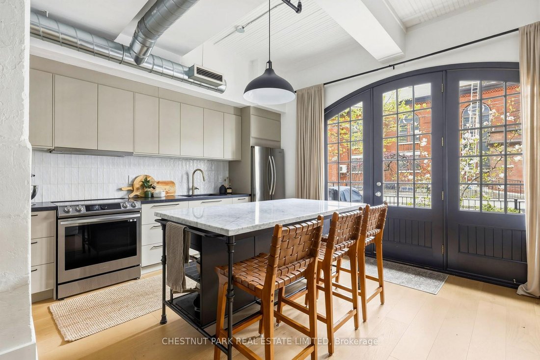 Apartment in Toronto, Ontario, Canada 4 - 18187454