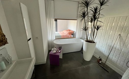 House in Centre Ville, Saint-Maximin-la-Sainte-Baume, France 1