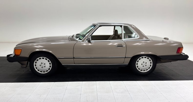 Cabriolet in Morgantown, United States 4 - 18187149