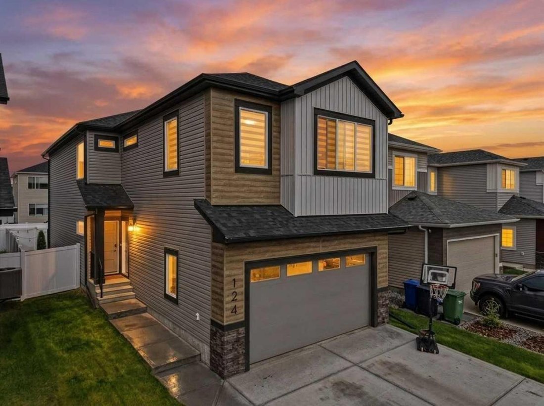 House in Red Deer, Alberta, Canada 1 - 18187312