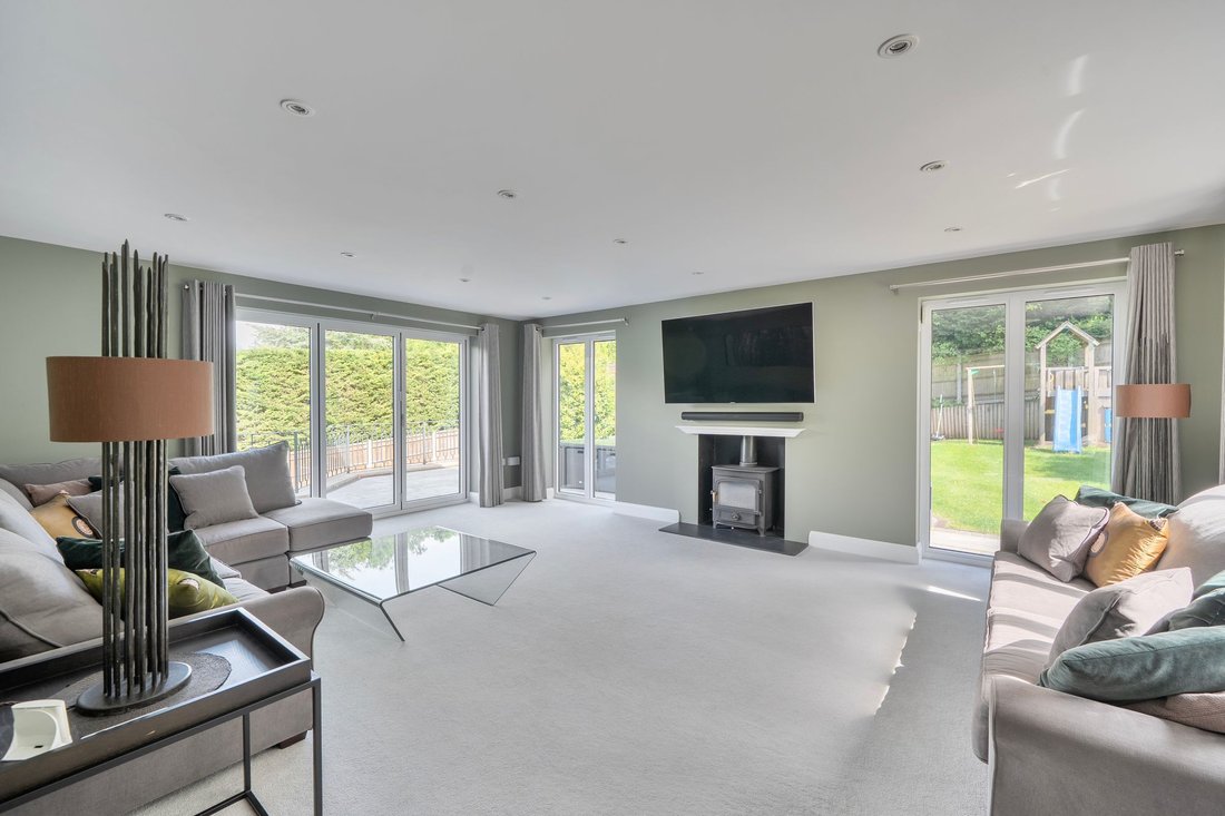 House in Woldingham, England 3 - 18187084