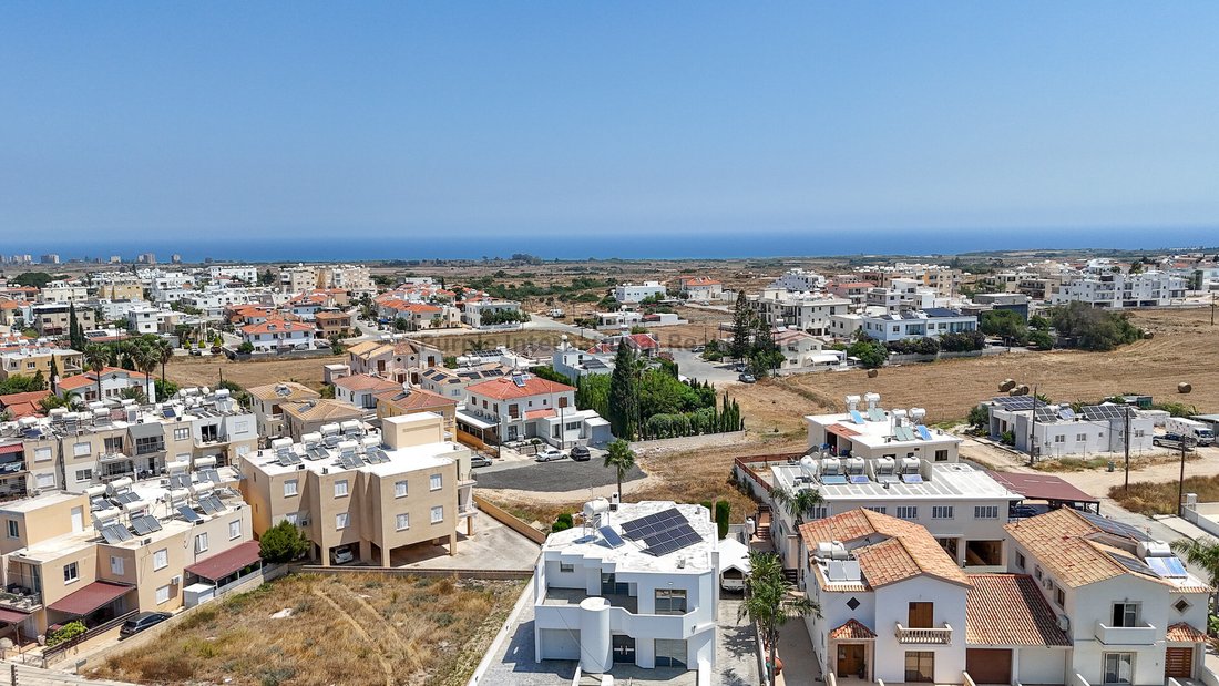 Villa in Paralimni, Famagusta, Cyprus 1 - 16712156