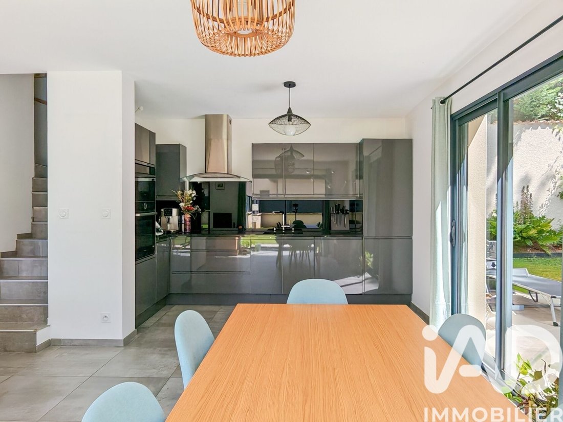 House in Centre Bourg, Neuville-sur-Saone, France 4 - 17658348