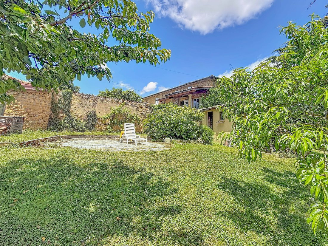 Estate in Saint-Germain-sur-l'Arbresle, Saint-Germain-Nuelles, France 3 - 18128274