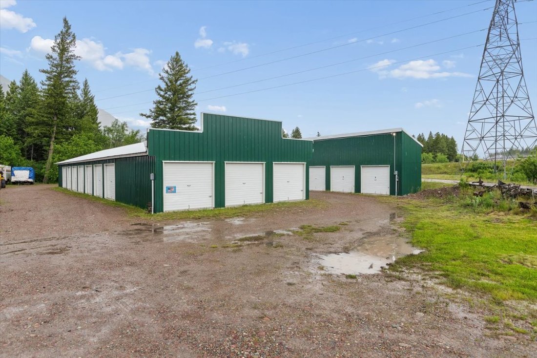 Columbia Falls, Montana, United States 3 - 18187401