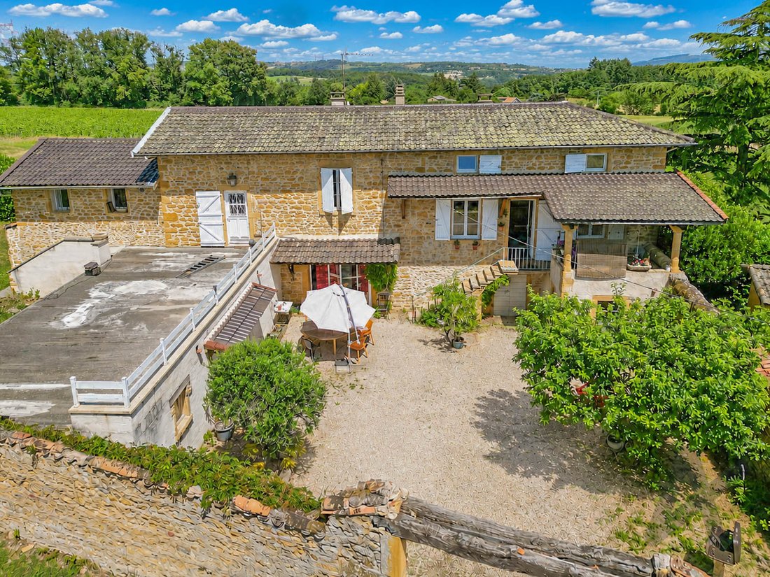 Estate in Saint-Germain-sur-l'Arbresle, Saint-Germain-Nuelles, France 1 - 18128274
