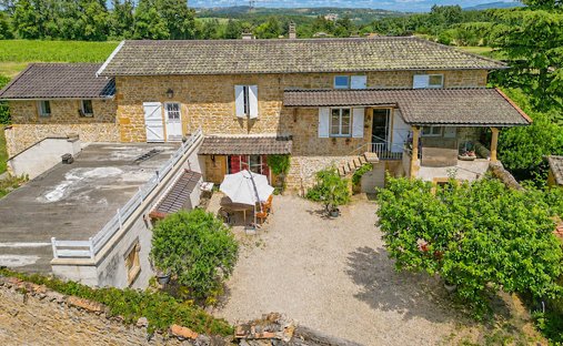 Estate in Saint-Germain-sur-l'Arbresle, Saint-Germain-Nuelles, France 1