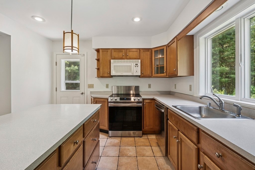 House in Mattapoisett, Massachusetts, United States 4 - 18187377