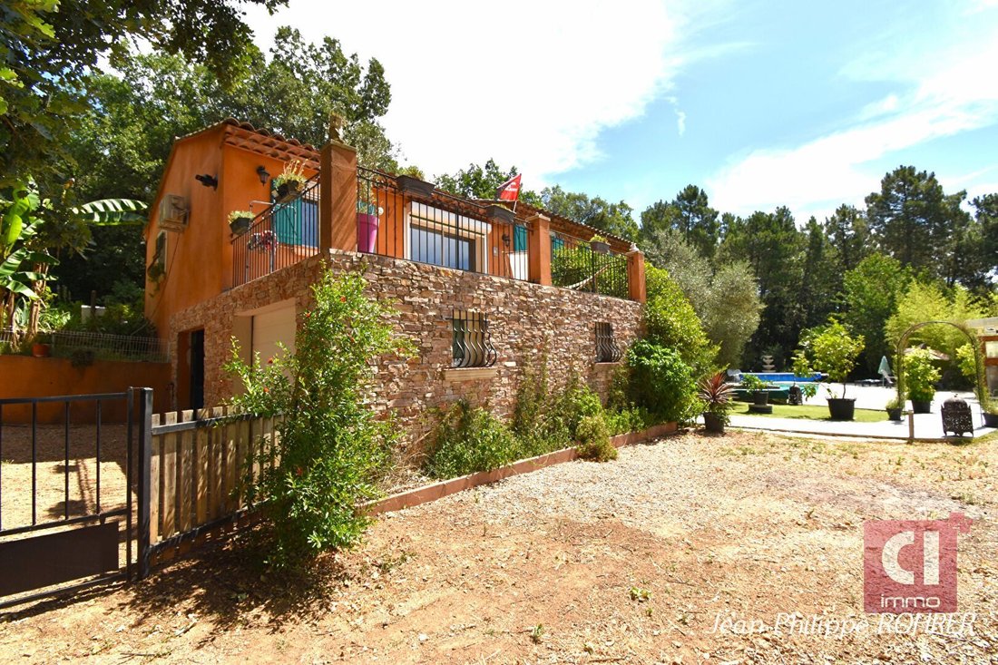 House in Besse-sur-Issole, Provence-Alpes-Côte d'Azur, France 1 - 18186912