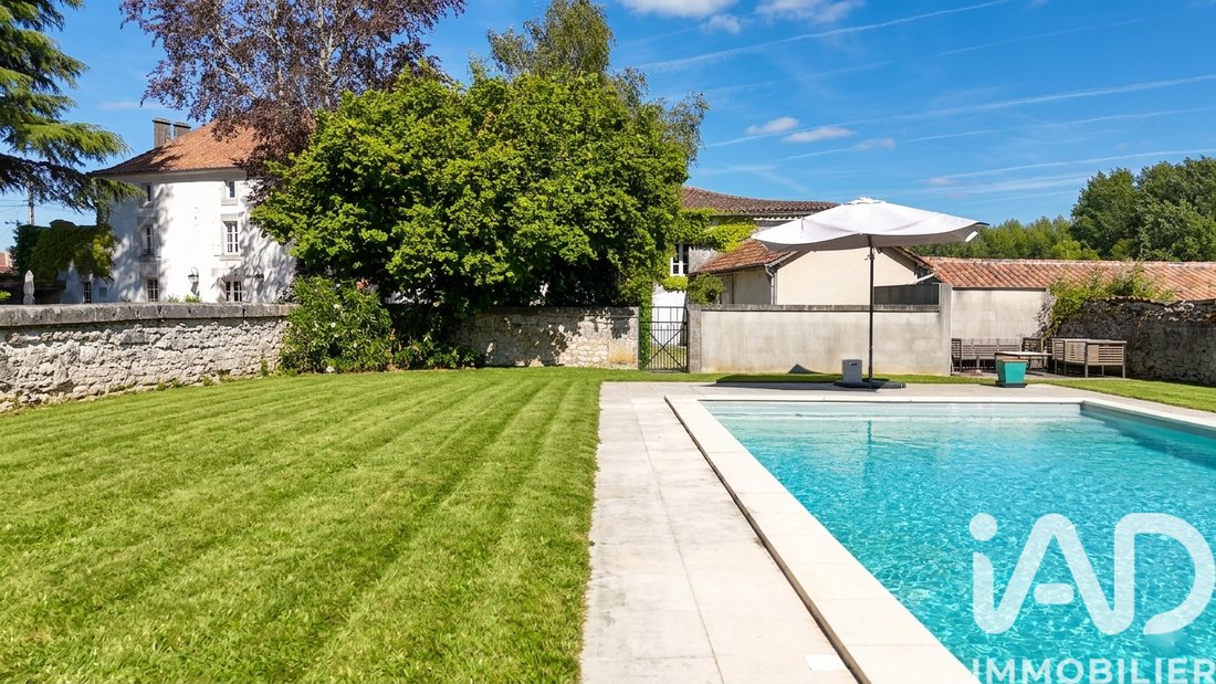 House in Bourg-Charente, Nouvelle-Aquitaine, France 3 - 16757387