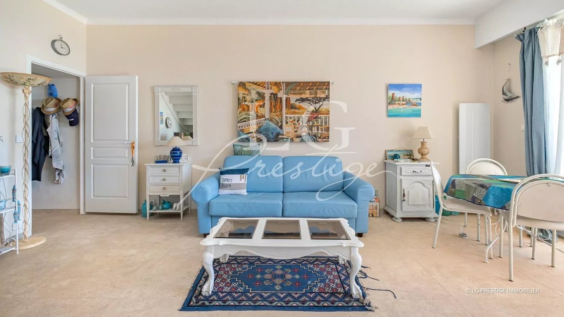 Apartment in Mandelieu-la-Napoule, Provence-Alpes-Côte d'Azur, France 4 - 18073329