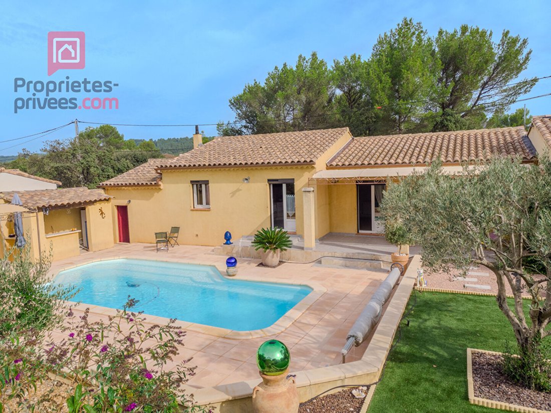 Villa in Saint-Didier, Provence-Alpes-Côte d'Azur, France 1 - 18187601