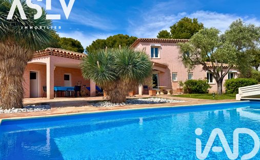 House in La Cadiere-d'Azur, Provence-Alpes-Côte d'Azur, France 1