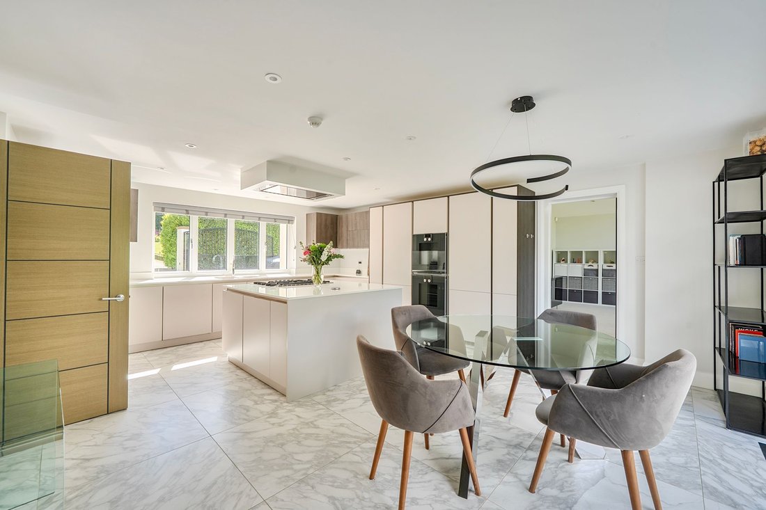House in Woldingham, England 4 - 18187084