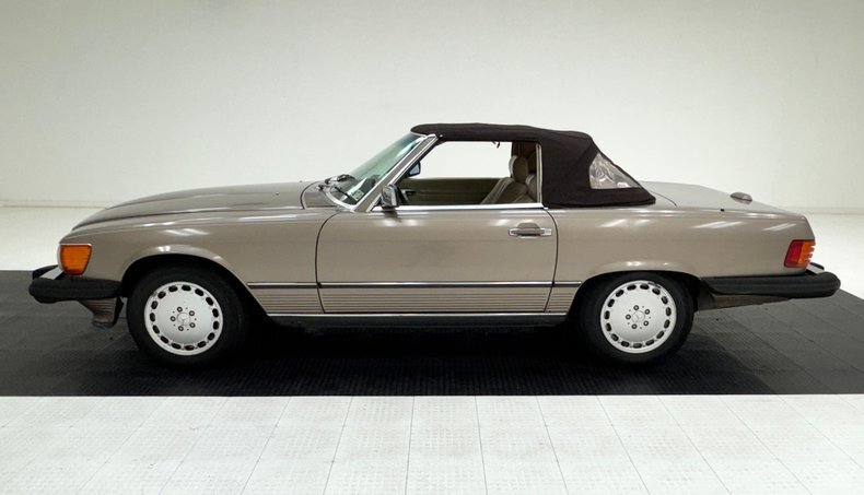 Cabriolet in Morgantown, United States 5 - 18187149