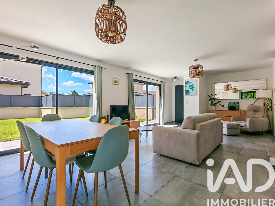 House in Centre Bourg, Neuville-sur-Saone, France 2 - 17658348