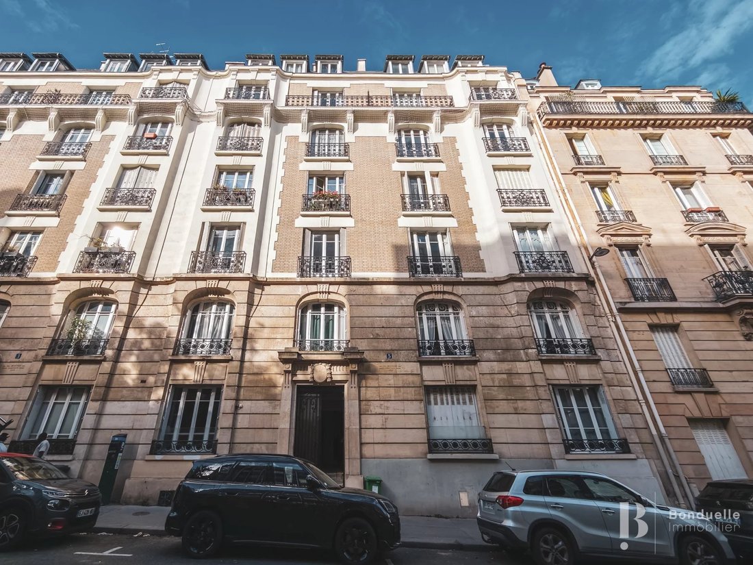 Apartment in Auteuil Nord, Paris 16e Arrondissement, Paris 2 - 18187413