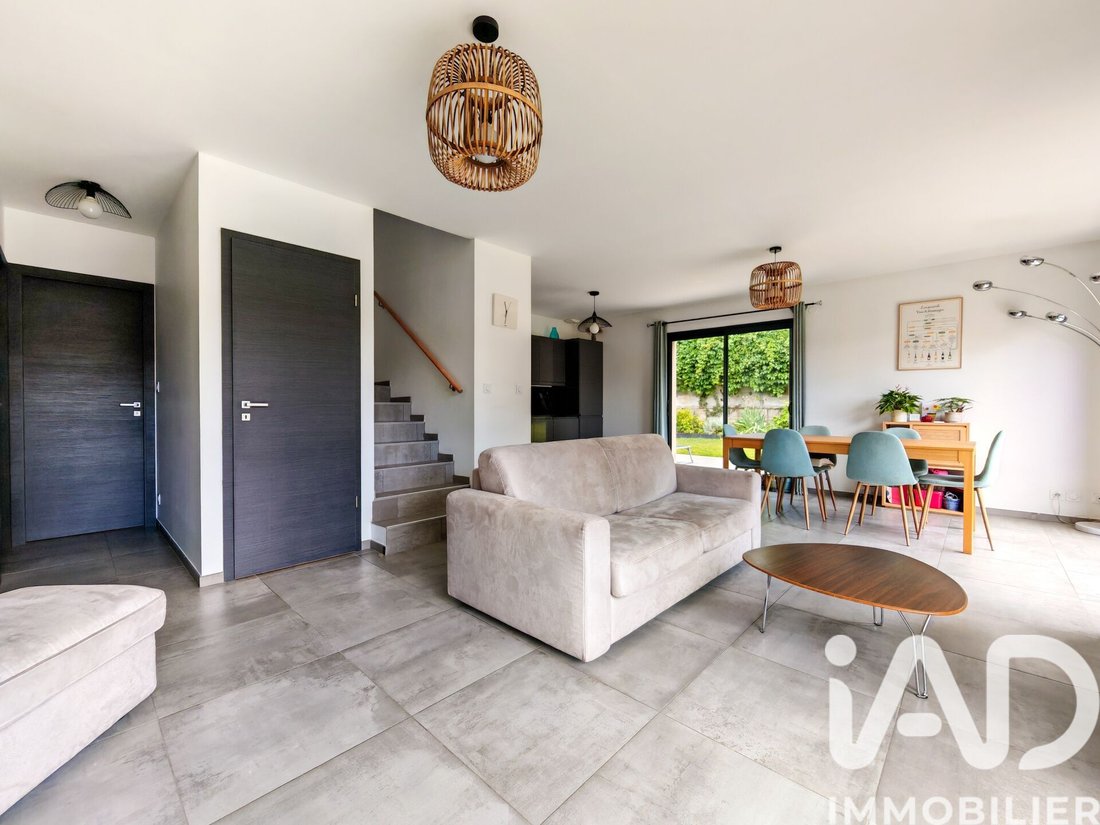 House in Centre Bourg, Neuville-sur-Saone, France 1 - 17658348