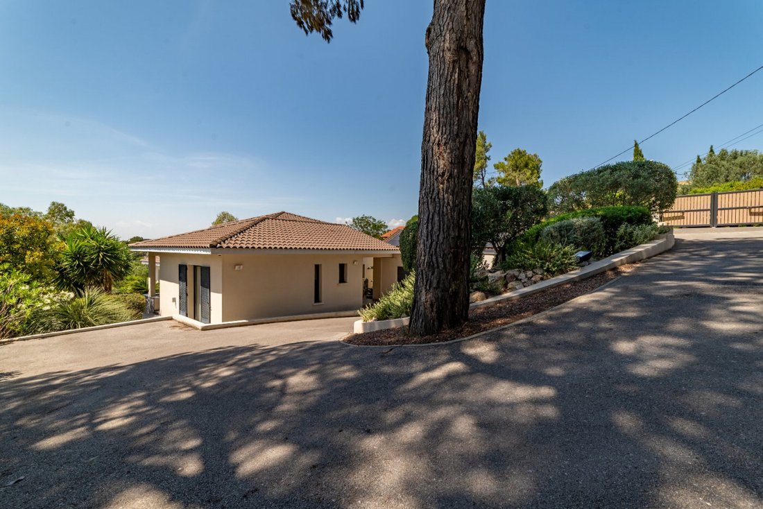House in Balaruc-les-Bains, Occitania, France 2 - 18187065