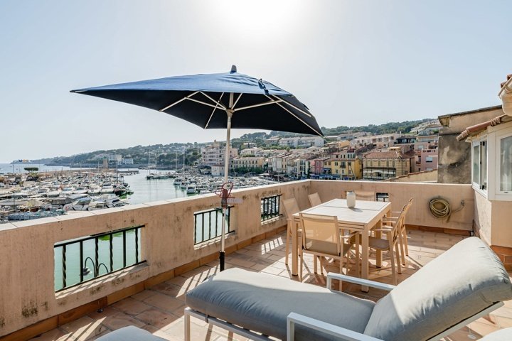 Apartment in Peripherie, Cassis, France 1 - 18186989