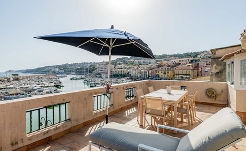Apartment in Peripherie, Cassis, France 1
