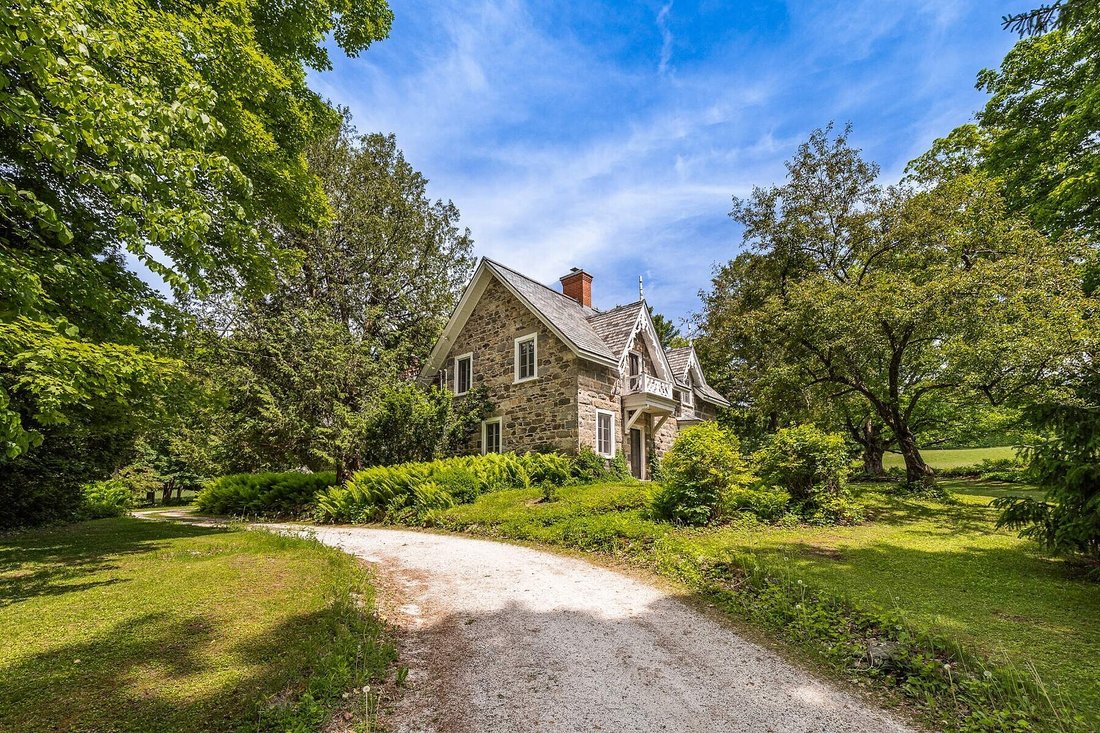 House in Dunham, Quebec, Canada 1 - 18187628