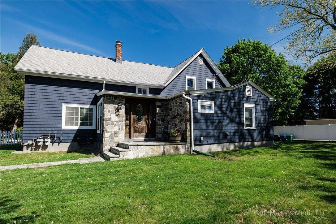 House in Warwick, Rhode Island, United States 1 - 18188076