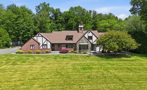 House in Suffield, Connecticut, United States 1