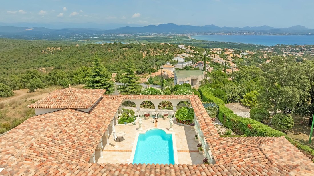 House in Frejus, Provence-Alpes-Côte d'Azur, France 4 - 18193965