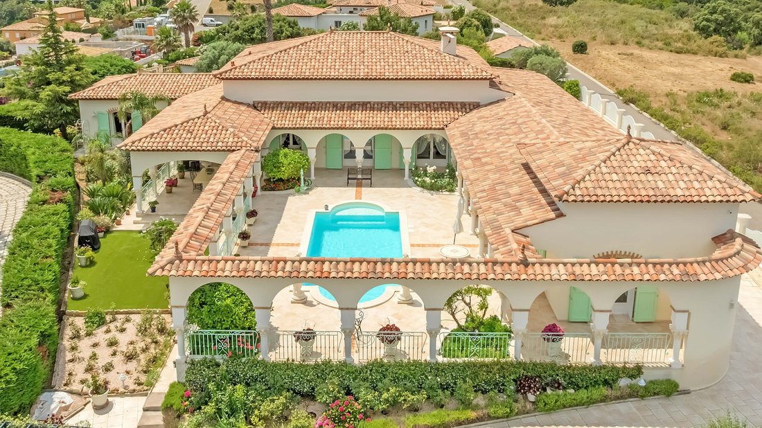 House in Frejus, Provence-Alpes-Côte d'Azur, France 2 - 18193965