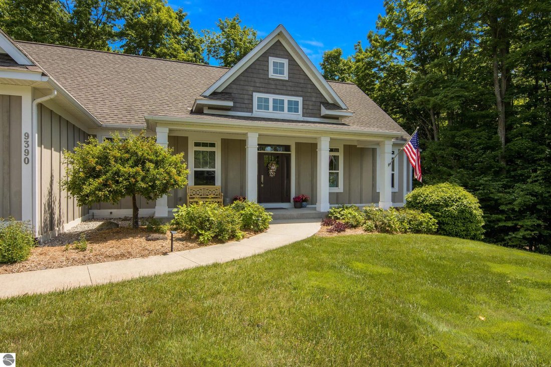 House in Garfield Township, Michigan, United States 3 - 18183262