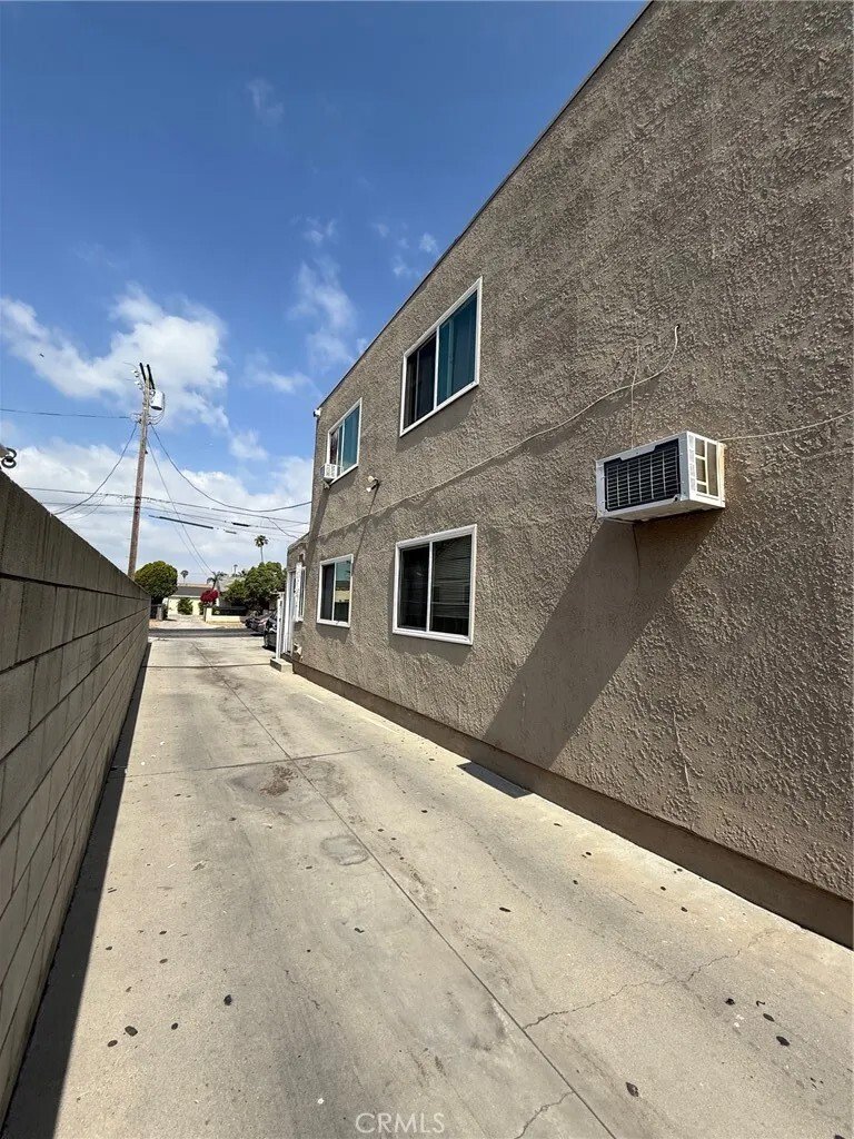 Los Angeles, California, United States 2 - 18189044