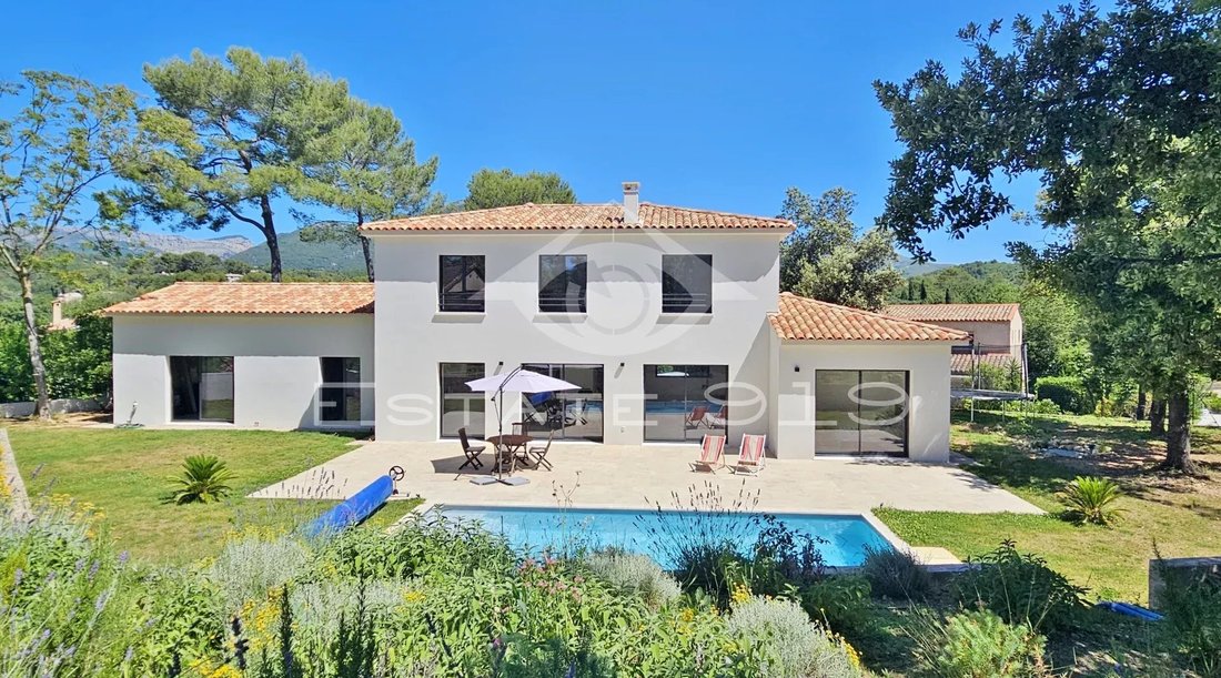 Villa in Nord, Roquefort-les-Pins, France 1 - 18190398