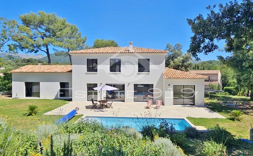 Villa in Nord, Roquefort-les-Pins, France 1