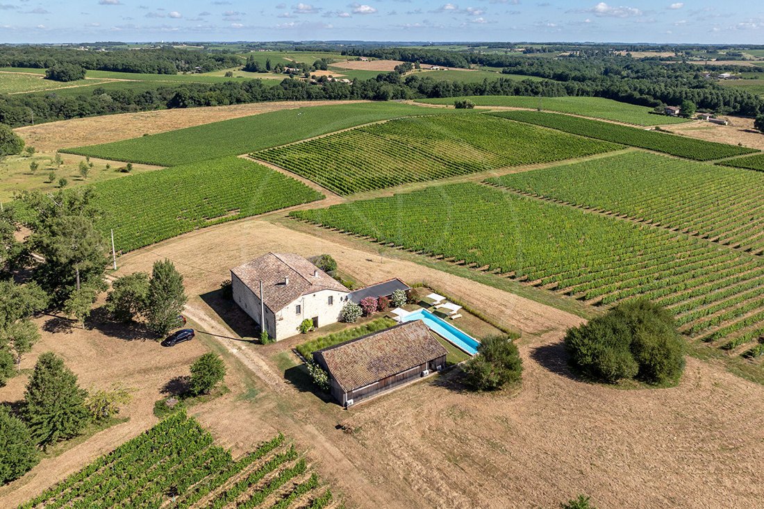 Villa in Pellegrue, Nouvelle-Aquitaine, France 1 - 18189327