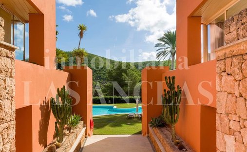 Penthouse in Roca Llisa, Santa Eularia des Riu, Balearic Islands 1