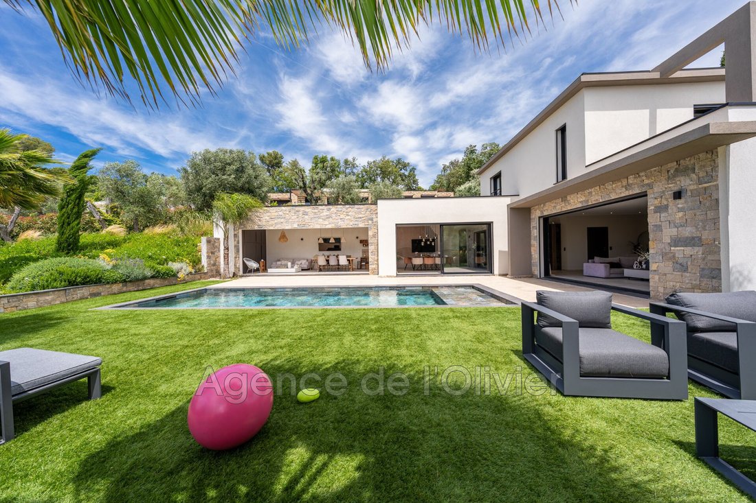 Villa in Le Rouret, Provence-Alpes-Côte d'Azur, France 4 - 18189287