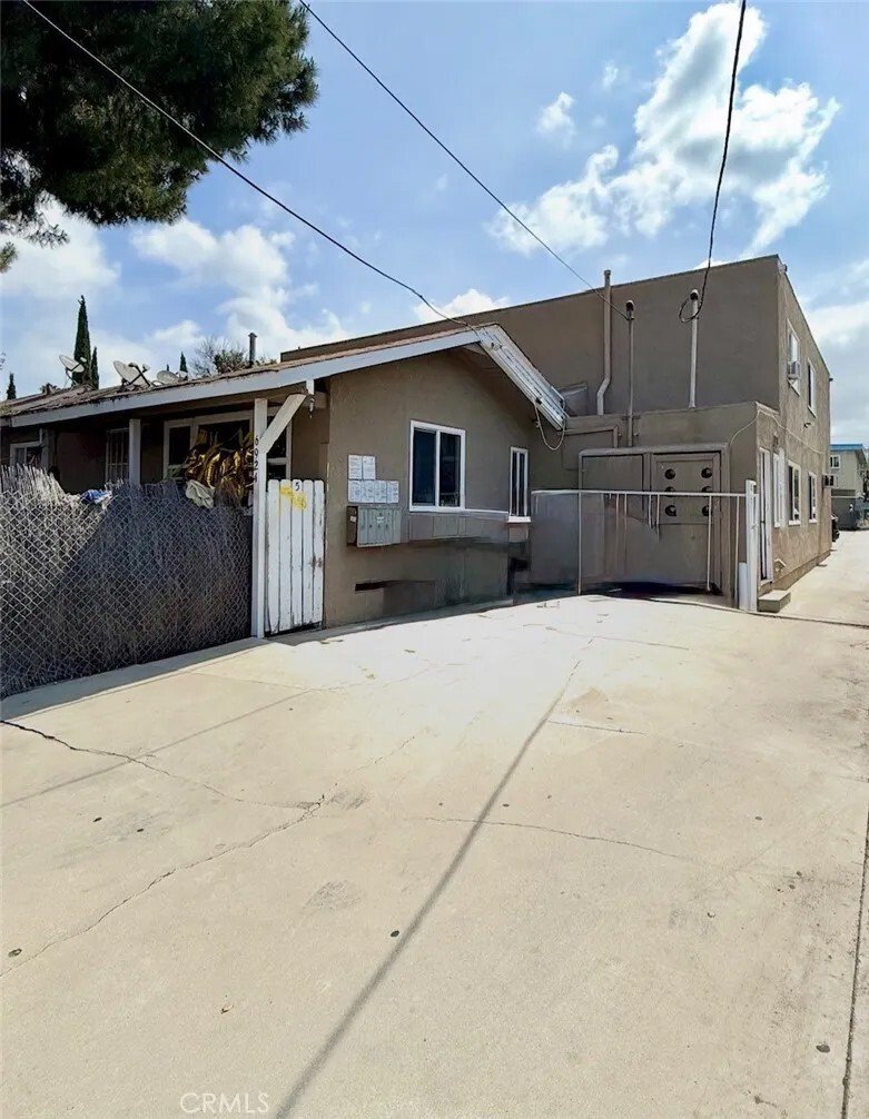 Los Angeles, California, United States 1 - 18189044